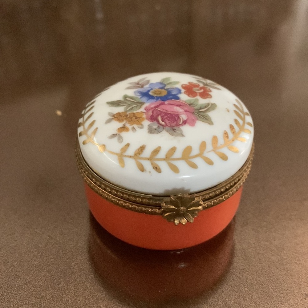 Limoges porcelain trinket box